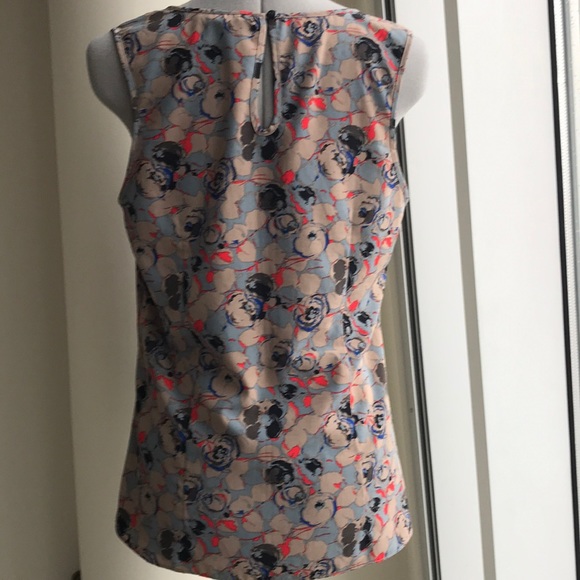 Gap Sleeveless Top - Picture 2 of 3